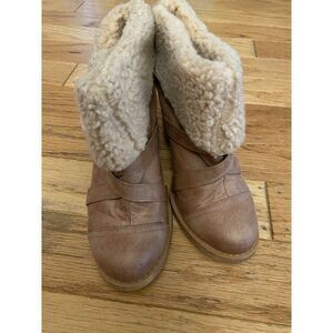 Shoedazzle Womens Tan Heeled ankle Boots With Faux Fur Lining & Buckle Strap 6.5